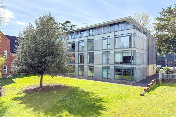 2 Bedroom Apartment To Rent In Scholars Court, Newsom Place, Hatfield Road, St. Albans, Hertfordshire, AL1