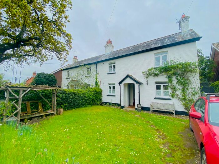2 Bedroom Cottage For Sale In Croft Road, Christchurch, BH23