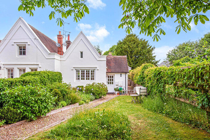 1 Bedroom Cottage For Sale In School Lane, Compton, PO18