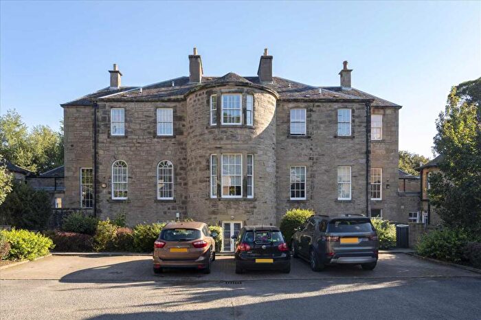 2 Bedroom Apartment To Rent In Gray Buchanan Court, FK2