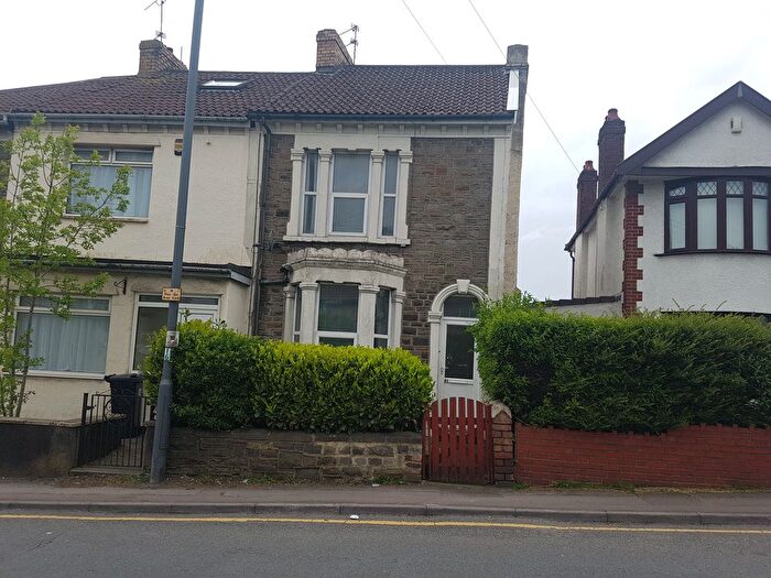 2 Bedroom End Of Terrace House To Rent In Downend Road, Bristol, BS15
