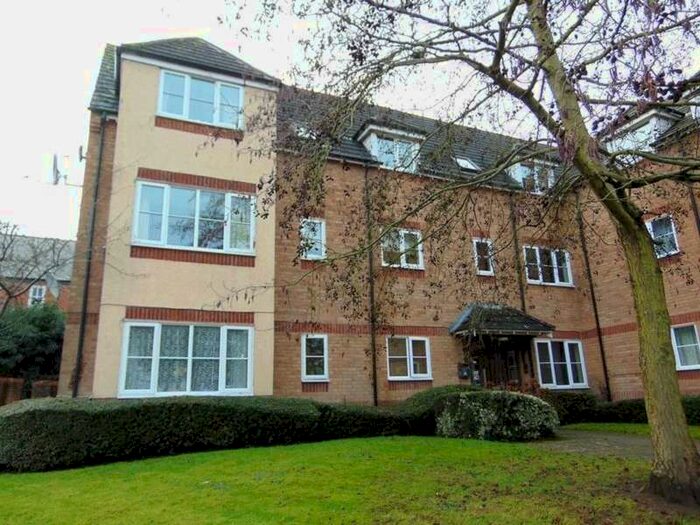 2 Bedroom Flat To Rent In Vicar Lane, Daventry, NN11 4gb.