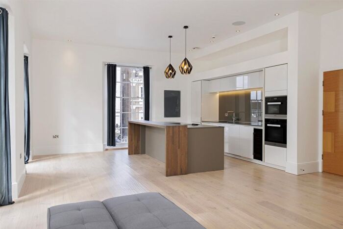 2 Bedroom Flat To Rent In Clarendon Place, Leamington Spa, CV32