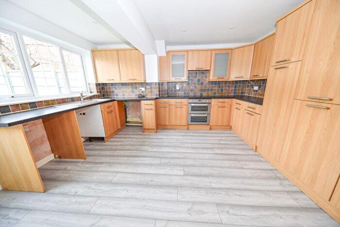 3 Bedroom Terraced House For Sale In Briarfield Gardens, Horndean, PO8
