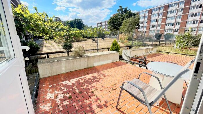 3 Bedroom Property To Rent In Buckland Court, St. John's Estate, London, N1