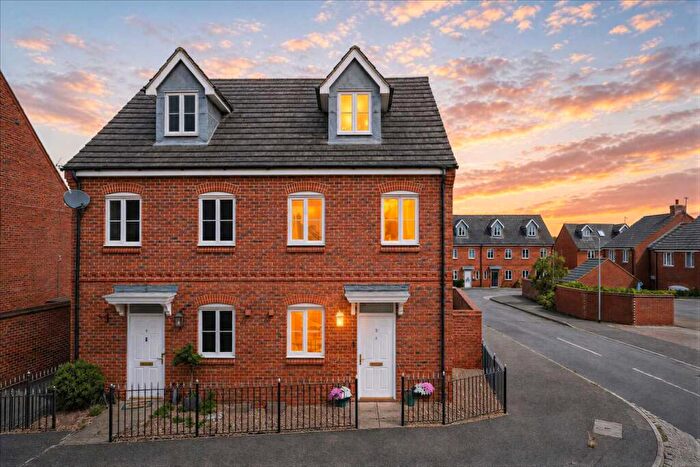 4 Bedroom Semi Detached House For Sale In The Meadows, Old Stratford, Milton Keynes, MK19