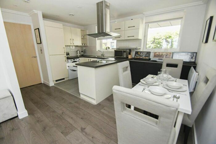 2 Bedroom Flat To Rent In Sheffield Court -, P14