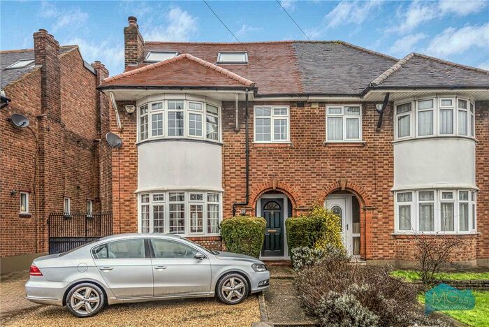 4 Bedroom Semi-Detached House To Rent In Whetstone, London, N20