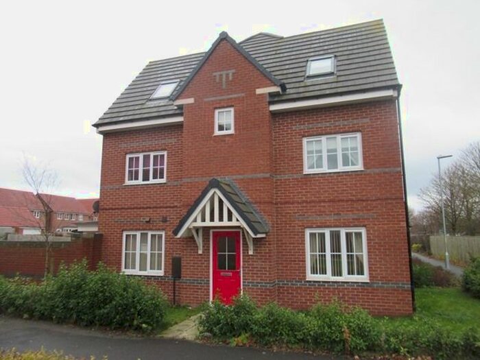4 Bedroom Town House To Rent In Swan Walk, Spennymoor, DL16