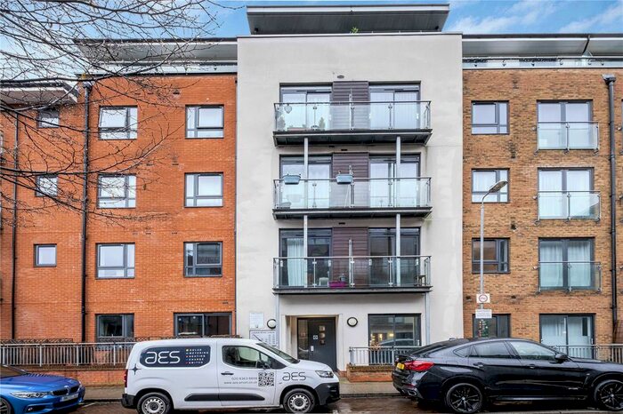 1 Bedroom Flat For Sale In Cherrywood Lodge, Birdwood Avenue, London, SE13