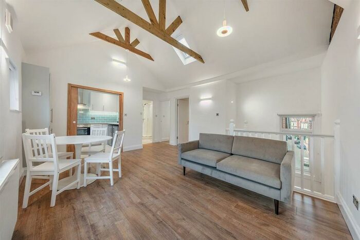 2 Bedroom Flat To Rent In Norwood Road, London, SE24