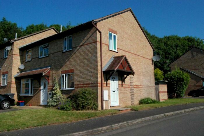 2 Bedroom End Of Terrace House To Rent In Sherwood Drive, Daventry, Northants, NN11