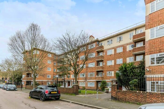 2 Bedroom Flat To Rent In Clapham Road, Clapham North, London, SW9