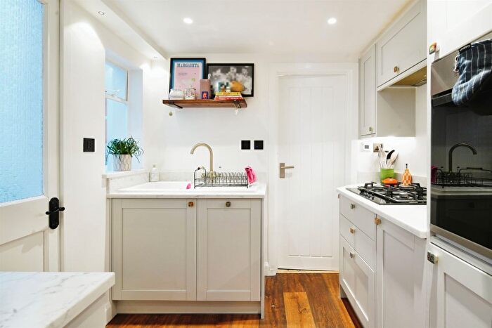 1 Bedroom Flat For Sale In Farm Road, Hove, BN3