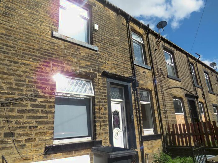 2 Bedroom House To Rent In Ripon Street, Halifax, HX1