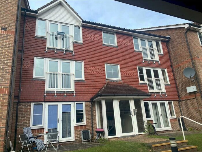 1 Bedroom Apartment To Rent In Tuscany Gardens, Crawley, West Sussex, RH10