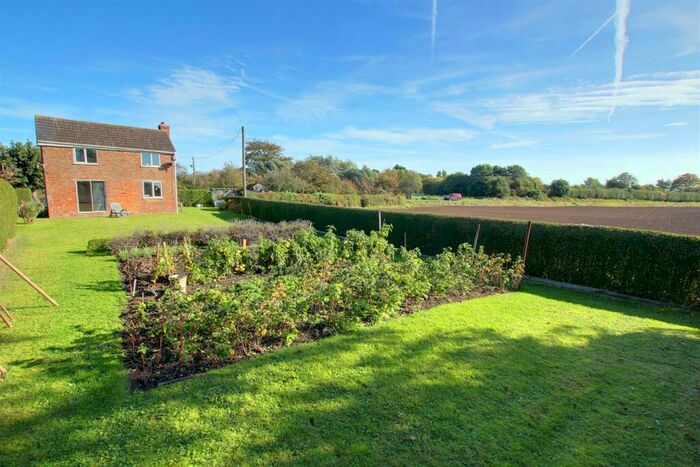 3 Bedroom Detached House For Sale In Brickyard Lane, Theddlethorpe, Mablethorpe, LN12