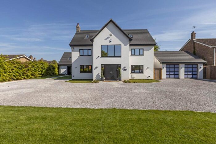 5 Bedroom Detached House For Sale In Garden Road, Blofield, NR13