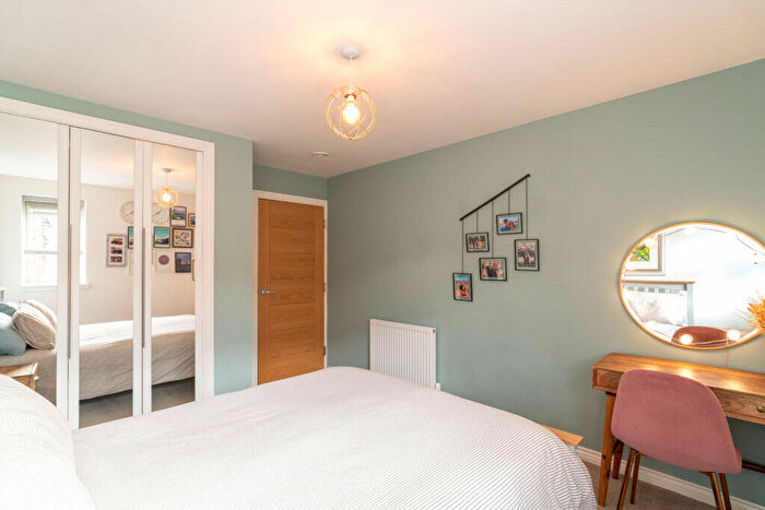 2 Bedroom Flat For Sale In Flat, Hatters Lane, Canonmills, EH7