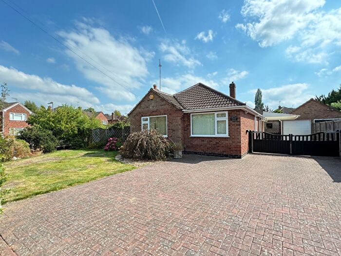 2 Bedroom Detached Bungalow For Sale In Newfield Avenue, Kenilworth, CV8