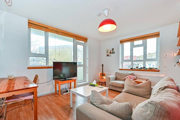 1 Bedroom Flat To Rent In Papworth Gardens, Islington, London, N7