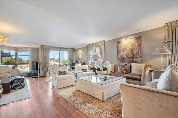 4 Bedroom Flat To Rent In Waterside Point, Anhalt Road, SW11