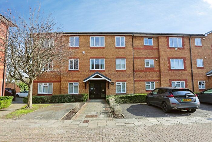 2 Bedroom Flat For Sale In Pullman Place, London, SE9