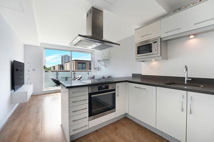 2 Bedroom Flat For Sale In Eltringham Street, London, SW18