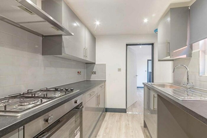 2 Bedroom Terraced House To Rent In Bedroom House- Coventry Road, Reading, RG1