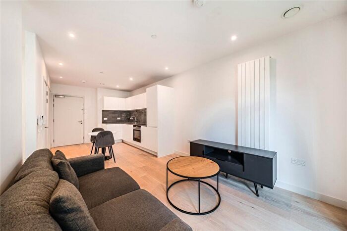 Apartment To Rent In Clipper Street, London, E16
