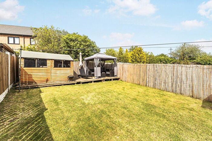 3 Bedroom Semi-Detached House For Sale In Norfolk Road, Barnsley, S72