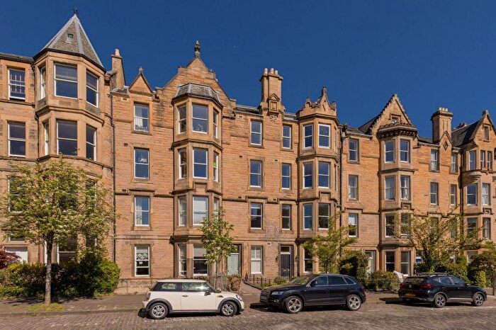 3 Bedroom Flat For Sale In / () Warrender Park Road, Edinburgh, EH9