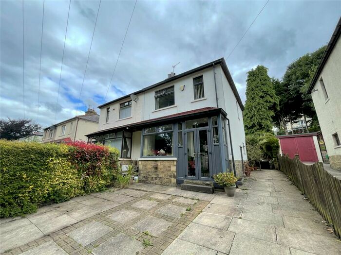 3 Bedroom Semi-Detached House To Rent In Poplar Crescent, Shipley, West Yorkshire, BD18