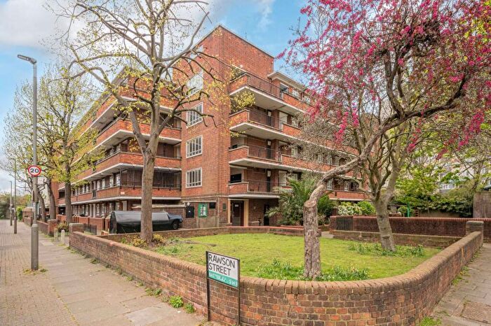 3 Bedroom Flat For Sale In Rollo Court, Battersea, London, SW11