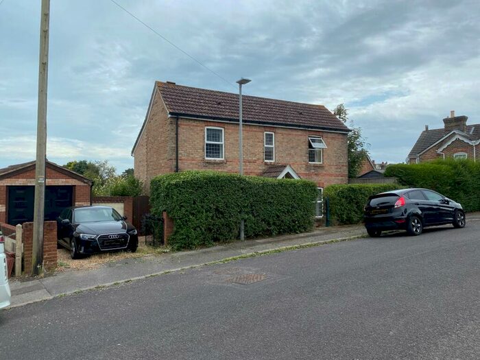 3 Bedroom House To Rent In Victoria Crescent, BH12