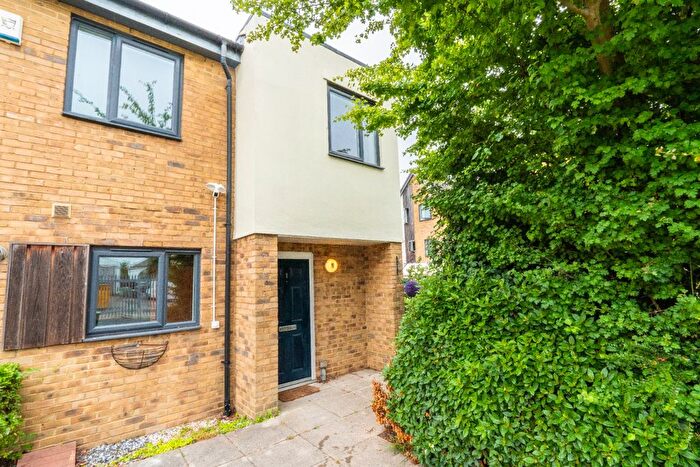 3 Bedroom End Of Terrace House To Rent In Salisbury Road, Dartford, Kent, DA2