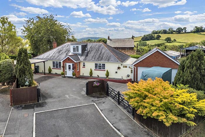 4 Bedroom Bungalow For Sale In Chinston Close, Awliscombe, EX14