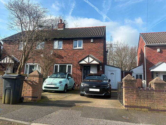 2 Bedroom Semi-Detached House For Sale In Hill Top Avenue, Barnsley, S71