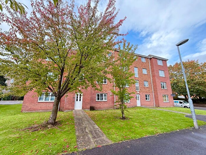 2 Bedroom Property To Rent In Tullis Gardens, Glasgow, G40