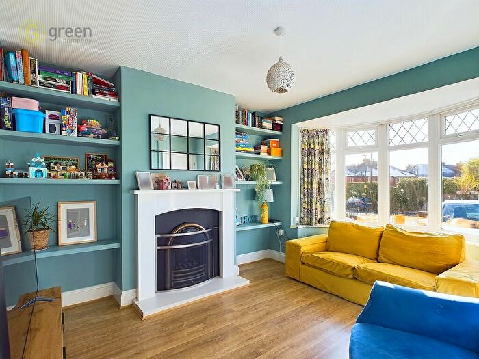 3 Bedroom End Of Terrace House For Sale In Clarendon Road, Four Oaks, B75