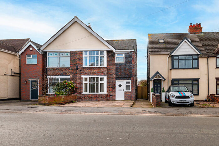 3 Bedroom Semi Detached House For Sale In Northfield Road, Hinckley, LE10