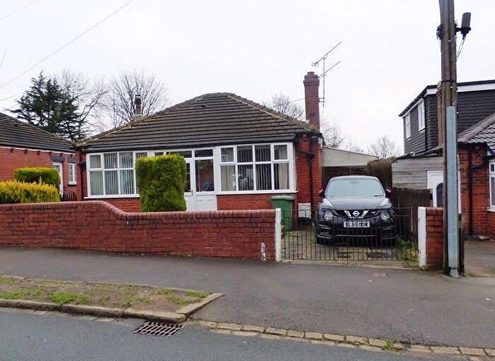 2 Bedroom Bungalow For Sale In Bell Mount View, Leeds, LS13
