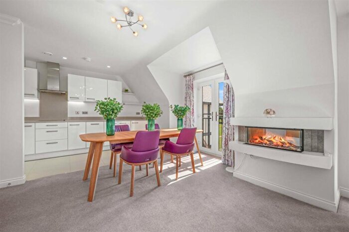 2 Bedroom Apartment For Sale In Woodland Drive, Great Alne, Alcester, B49