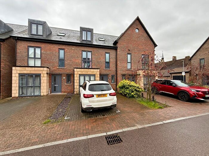 4 Bedroom House To Rent In Frances Drive, Dunstable, LU6