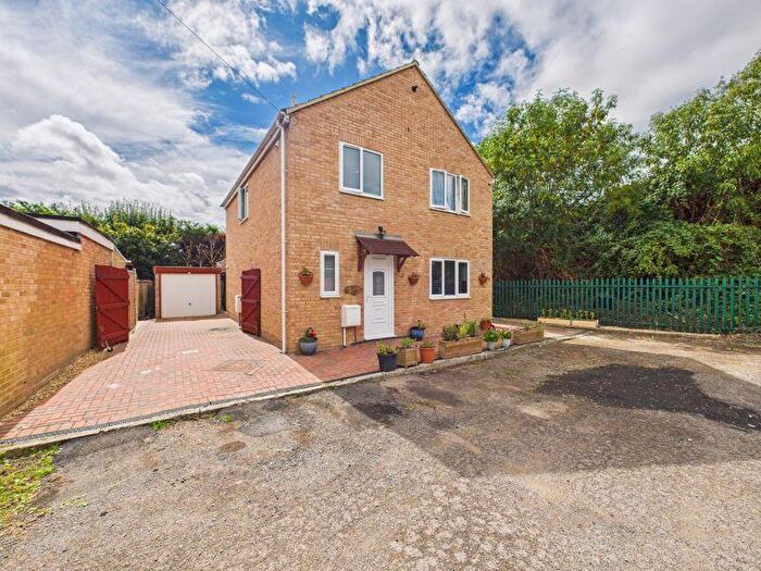 3 Bedroom Detached House For Sale In Perth, Stonehouse, GL10