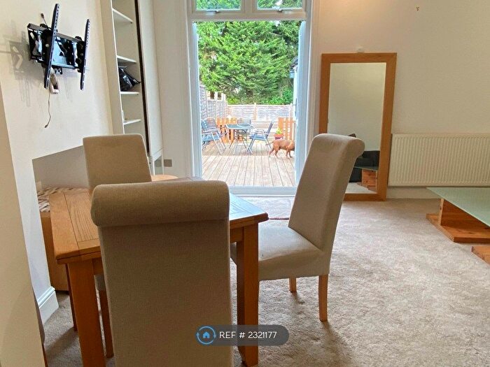 2 Bedroom Flat To Rent In Ballards Lane, London, N3