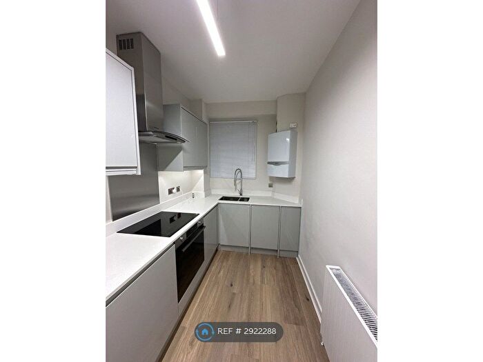 3 Bedroom Flat To Rent In Parker St, London, WC2B