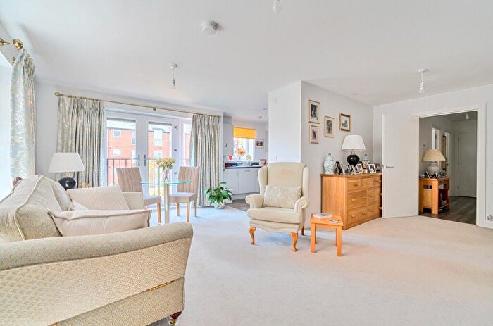 2 Bedroom Flat For Sale In Canitz Way, Winchester, Hampshire, SO22