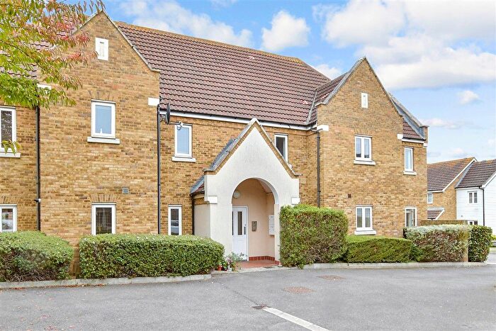 2 Bedroom Flat For Sale In Gudgeon Crescent, Hoo, Rochester, Kent, ME3