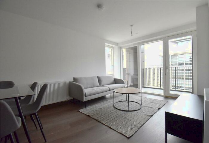2 Bedroom Apartment To Rent In Station Square, Cambridge, CB1